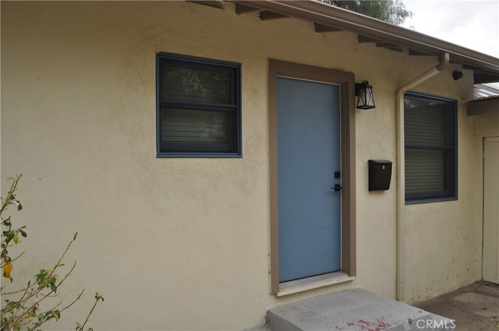 122 S Buena Vista St in Redlands, CA - Building Photo