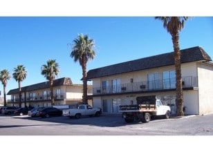 Krib Apartments in Las Vegas, NV - Building Photo - Building Photo