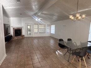 1009 Augusta Dr in Lufkin, TX - Building Photo - Building Photo