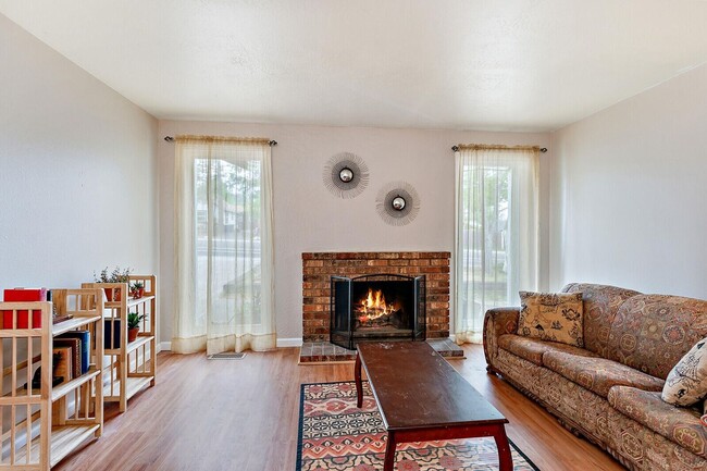 950 Tolman Creek Rd in Ashland, OR - Building Photo - Building Photo