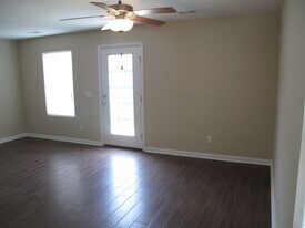 145 Connor Lp in Richmond Hill, GA - Building Photo