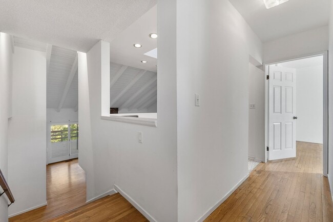 612 Marie Ave in Los Angeles, CA - Building Photo - Building Photo