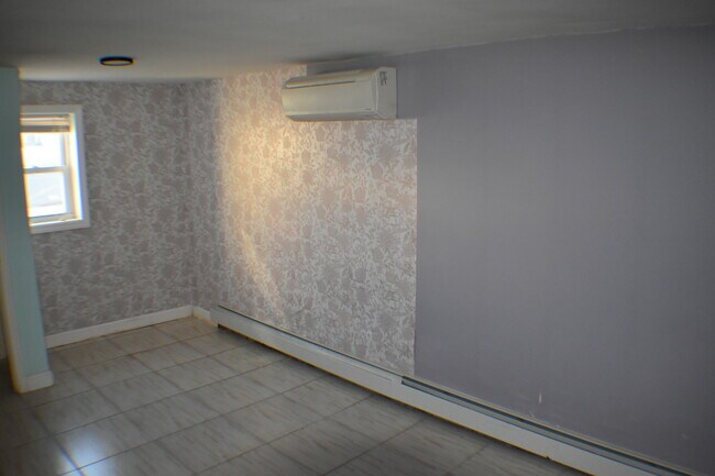 6940 Gouverneur Ave in Arverne, NY - Building Photo - Building Photo