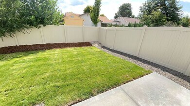 6150 N Fairfax Ave in Garden City, ID - Building Photo - Building Photo