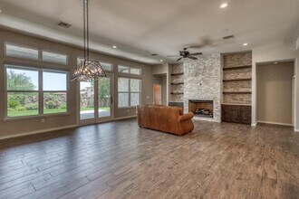 301 Sunray in Horseshoe Bay, TX - Building Photo - Building Photo