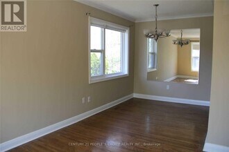 39 Meadowland Dr in Brampton, ON - Building Photo - Building Photo