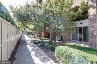 1775 S Hayes St in Arlington, VA - Building Photo - Building Photo