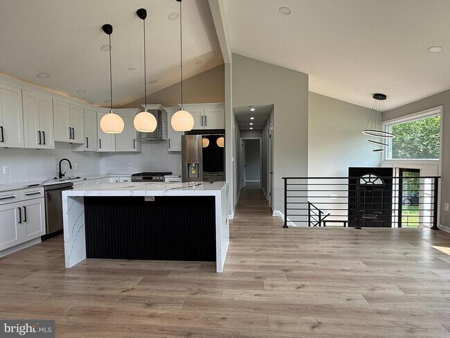 5507 Kings Park Dr in Springfield, VA - Building Photo - Building Photo
