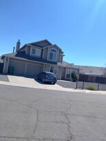 404 Channel Dr in Dayton, NV - Building Photo