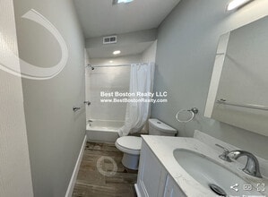 73 Pearl St, Unit 2 in Somerville, MA - Building Photo - Building Photo