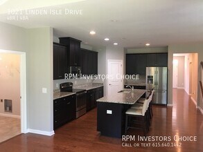 1021 Linden Isle Dr in Franklin, TN - Building Photo - Building Photo