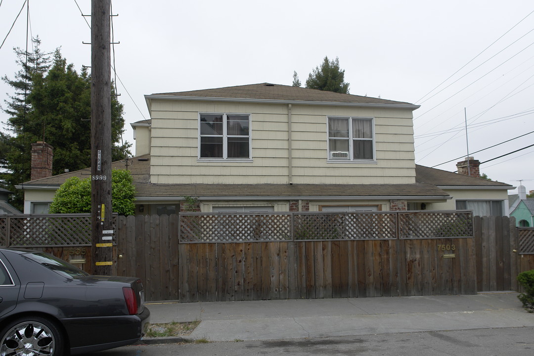 7503 Ney Ave in Oakland, CA - Building Photo