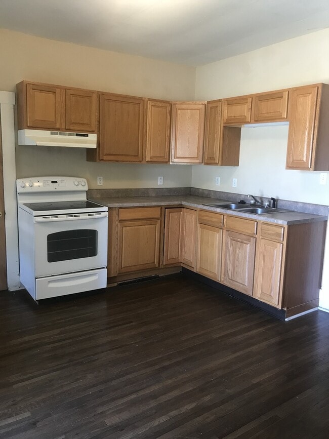 723 W Calhoun St in Macomb, IL - Building Photo - Building Photo