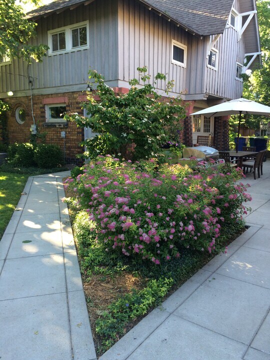 243 College Ave SE, Unit Carriage House in Grand Rapids, MI - Building Photo