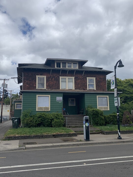 1261 Alder St in Eugene, OR - Building Photo