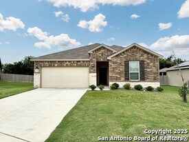 2858 Ridge Berry Rd in New Braunfels, TX - Building Photo