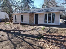300 Rodie Ave in Fayetteville, NC - Building Photo