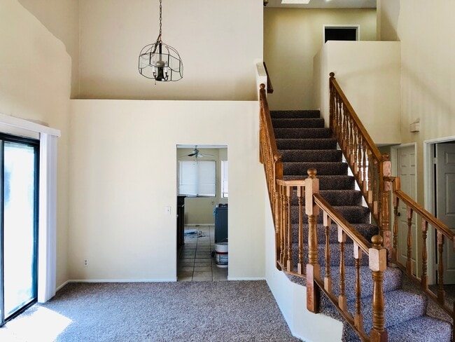 43242 Cottage Ln in Lancaster, CA - Building Photo - Building Photo