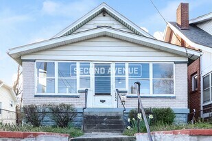 302 Cecil Ave in Louisville, KY - Building Photo