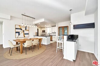 871 Crenshaw Blvd in Los Angeles, CA - Building Photo - Building Photo