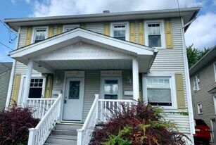 1816 Scarboro St in Exeter, PA - Building Photo