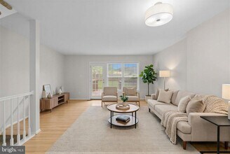 8640 Dellway Ln in Vienna, VA - Building Photo - Building Photo