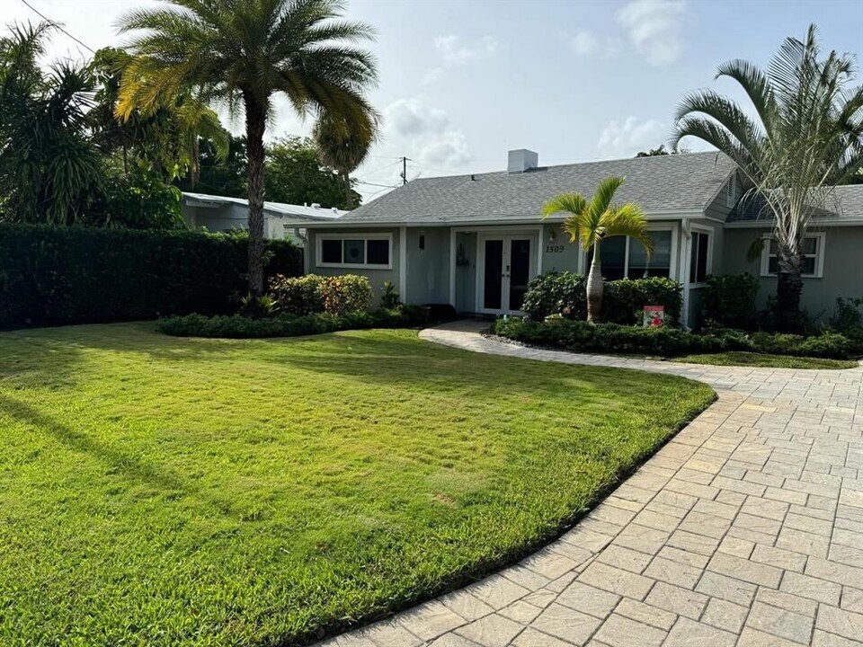 1509 NE 35th St in Oakland Park, FL - Building Photo
