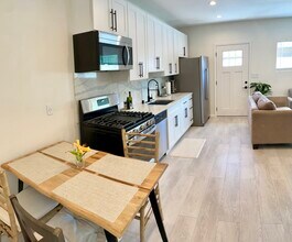 19934 Saticoy St in Winnetka, CA - Building Photo - Building Photo