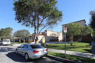 Eton Gardens Apartments in Chatsworth, CA - Building Photo - Building Photo