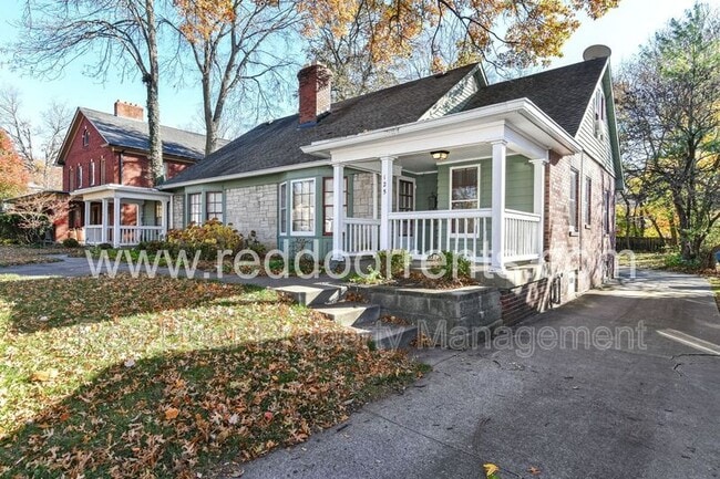 property at 125 E 49th St