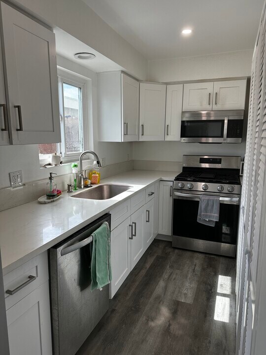 19858 Leighton Ln in Huntington Beach, CA - Building Photo