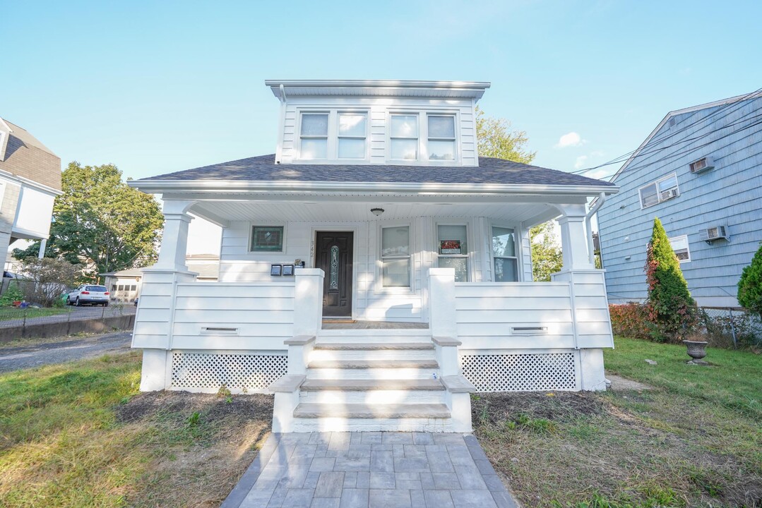 342 Morrissee Ave, Unit 1 in Haledon, NJ - Building Photo