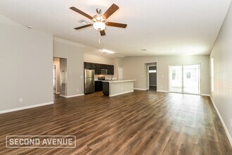 4621 Lacoco St in North Port, FL - Foto de edificio - Building Photo