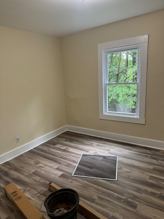 93 Cross St in Southbridge, MA - Building Photo