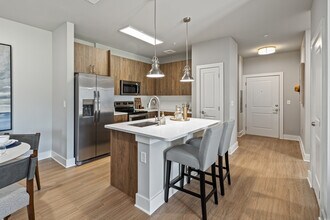 The Exchange at Crestview in Crestview, FL - Foto de edificio - Interior Photo