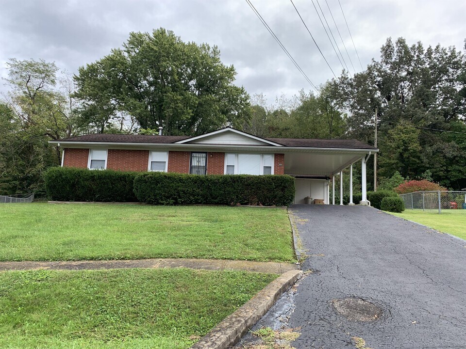 366 Audubon Ct in Radcliff, KY - Building Photo