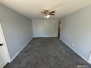 180 Buena Vista Ave in Newington, CT - Building Photo - Building Photo
