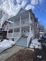 4 Gray St in Poughkeepsie, NY - Building Photo