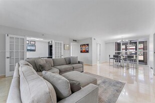 7225 Promenade Dr in Boca Raton, FL - Building Photo