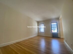 395A Harvard St, Unit 6 in Brookline, MA - Foto de edificio - Building Photo