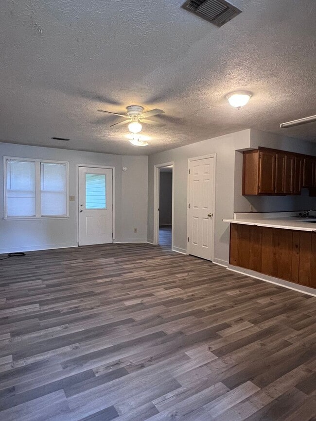 1200 Preston St in Opelika, AL - Building Photo - Building Photo