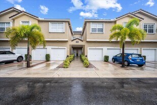 112 Lighthouse Cir in Tequesta, FL - Building Photo