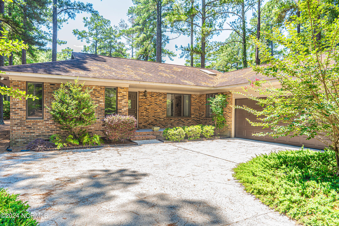 165 Merion Cir in Pinehurst, NC - Building Photo