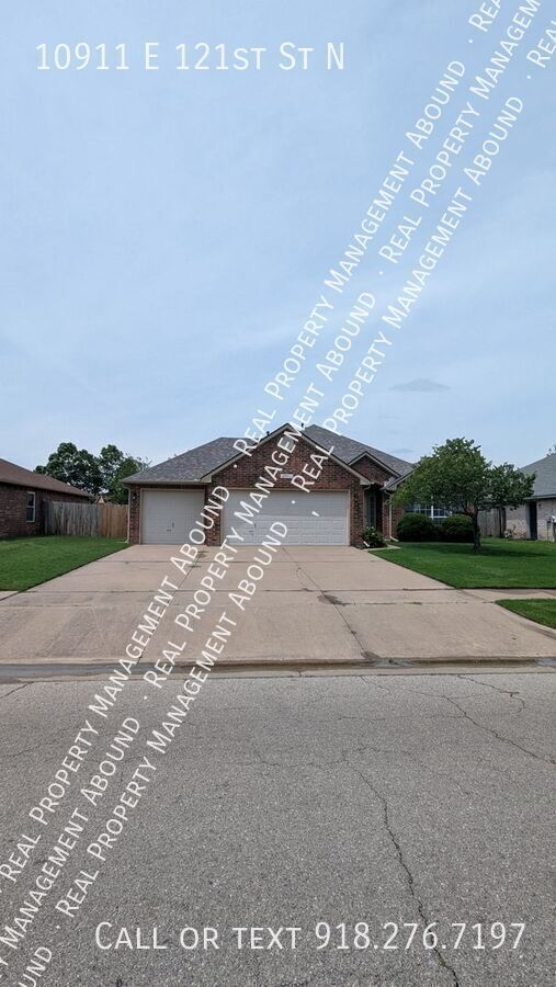 property at 10911 E 121st St N