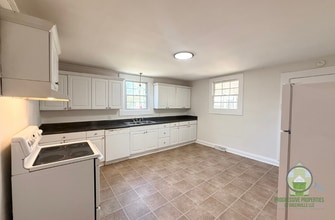 17 11th St in Greenville, SC - Foto de edificio - Building Photo