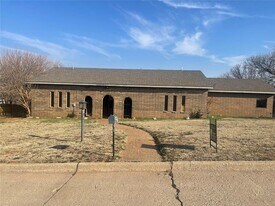 1202 Kaiser in Weatherford, OK - Building Photo
