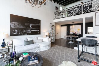 2221 Ocean Ave-Unit -302 in Santa Monica, CA - Building Photo - Building Photo