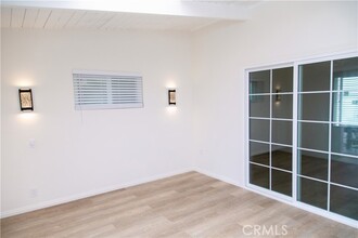 525 Catalina St-Unit -B in Laguna Beach, CA - Building Photo - Building Photo