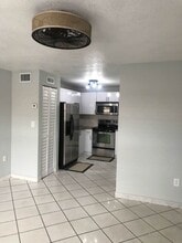 5350 NW 4th St in Miami, FL - Building Photo - Building Photo