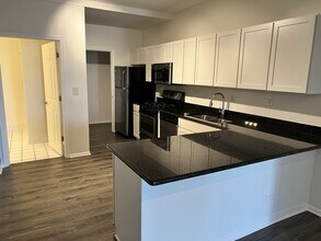 625 Deerfield Rd in Deerfield, IL - Building Photo - Building Photo